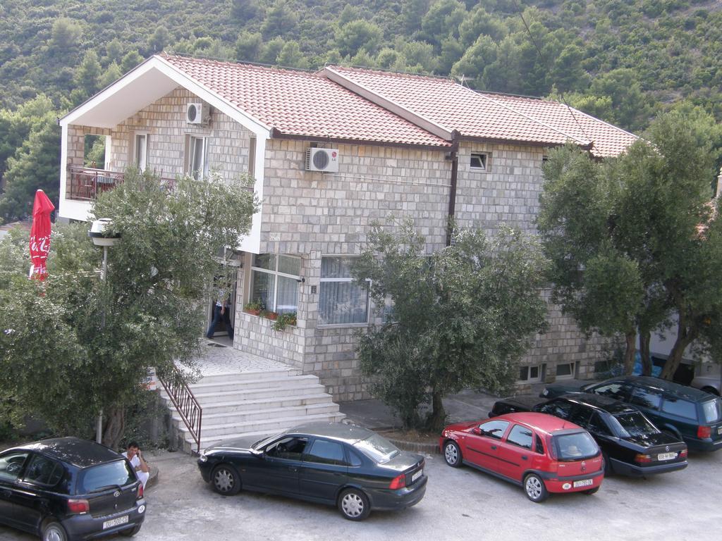 Guest House & Restaurant Adriatic 클레크 외부 사진