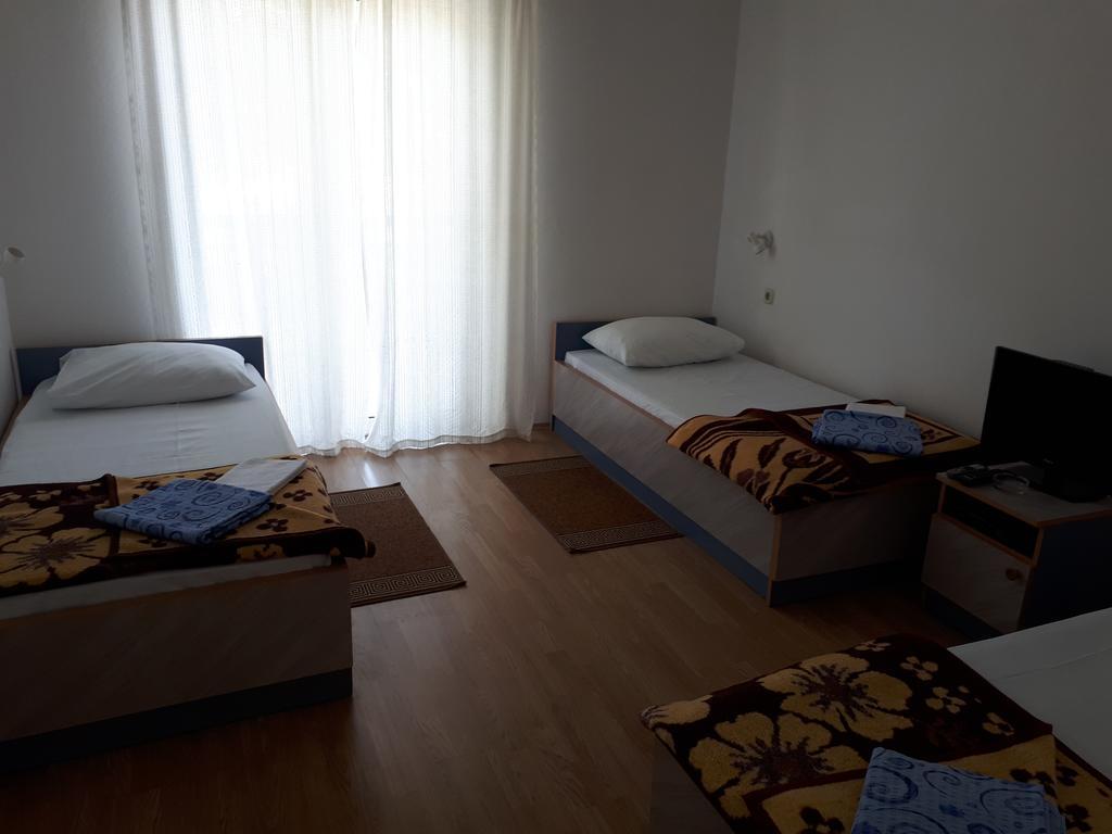 Guest House & Restaurant Adriatic 클레크 외부 사진